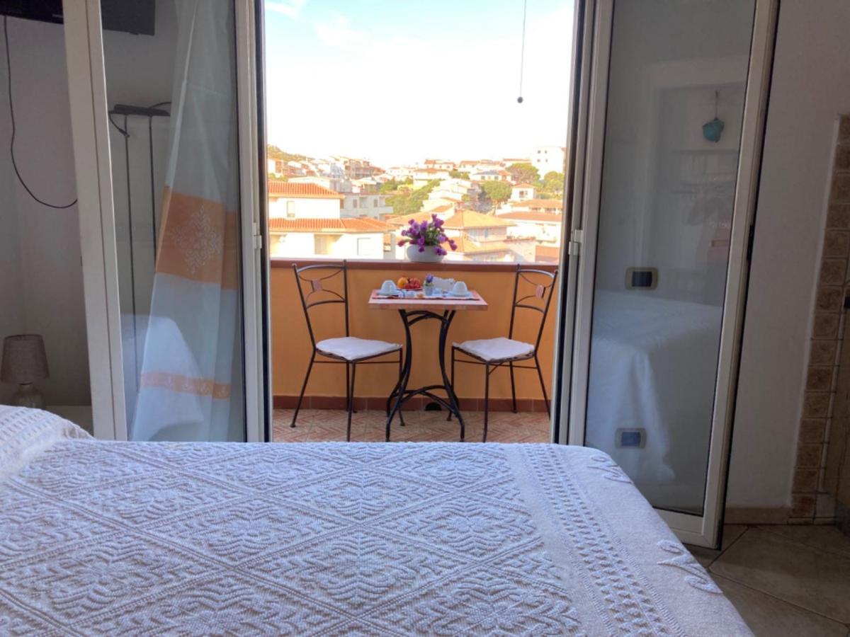 Villa Le Bougainvillea La Maddalena  Exterior foto