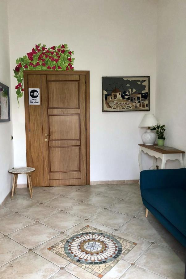Villa Le Bougainvillea La Maddalena  Exterior foto