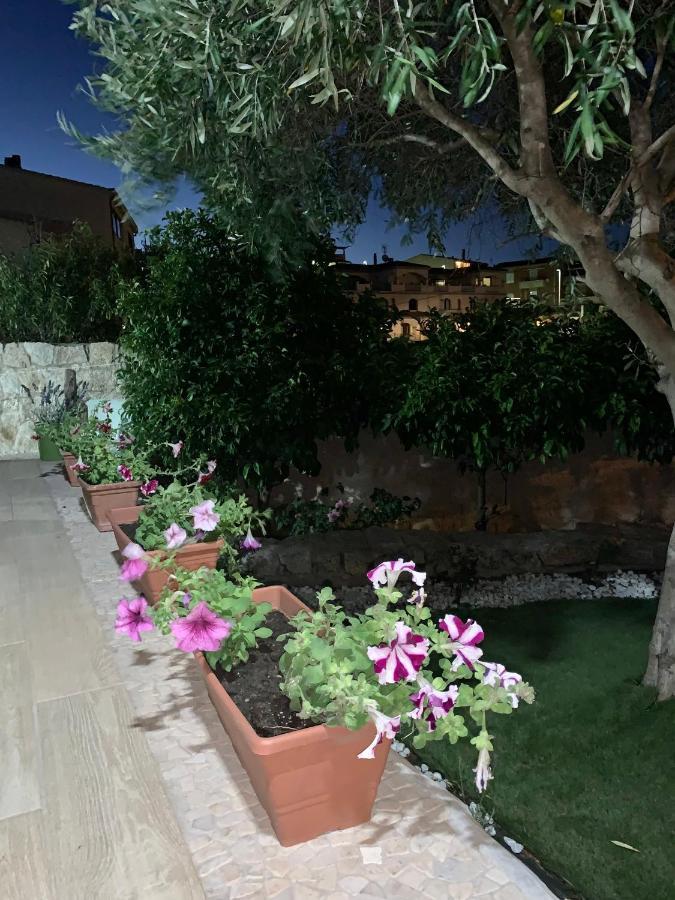Villa Le Bougainvillea La Maddalena  Exterior foto