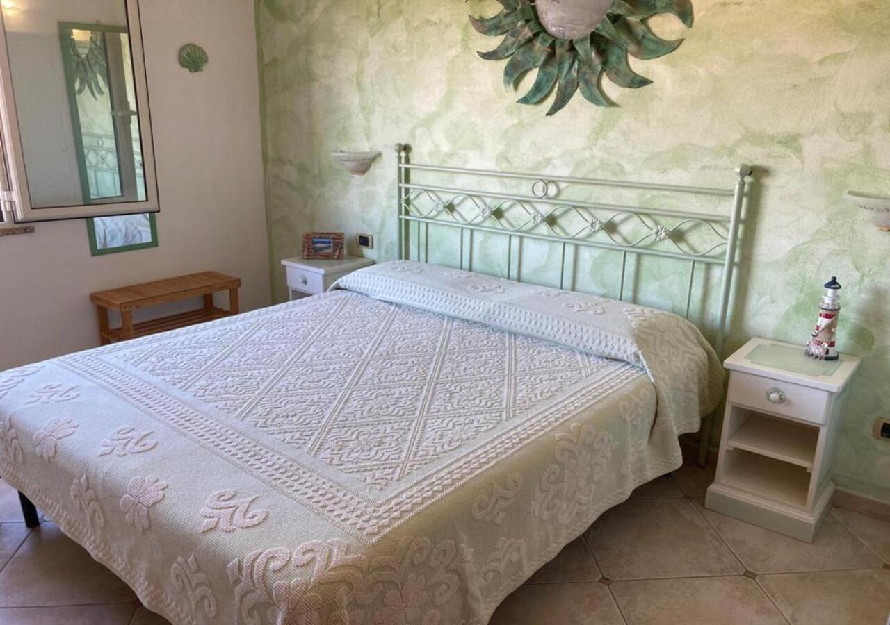 Villa Le Bougainvillea La Maddalena  Exterior foto