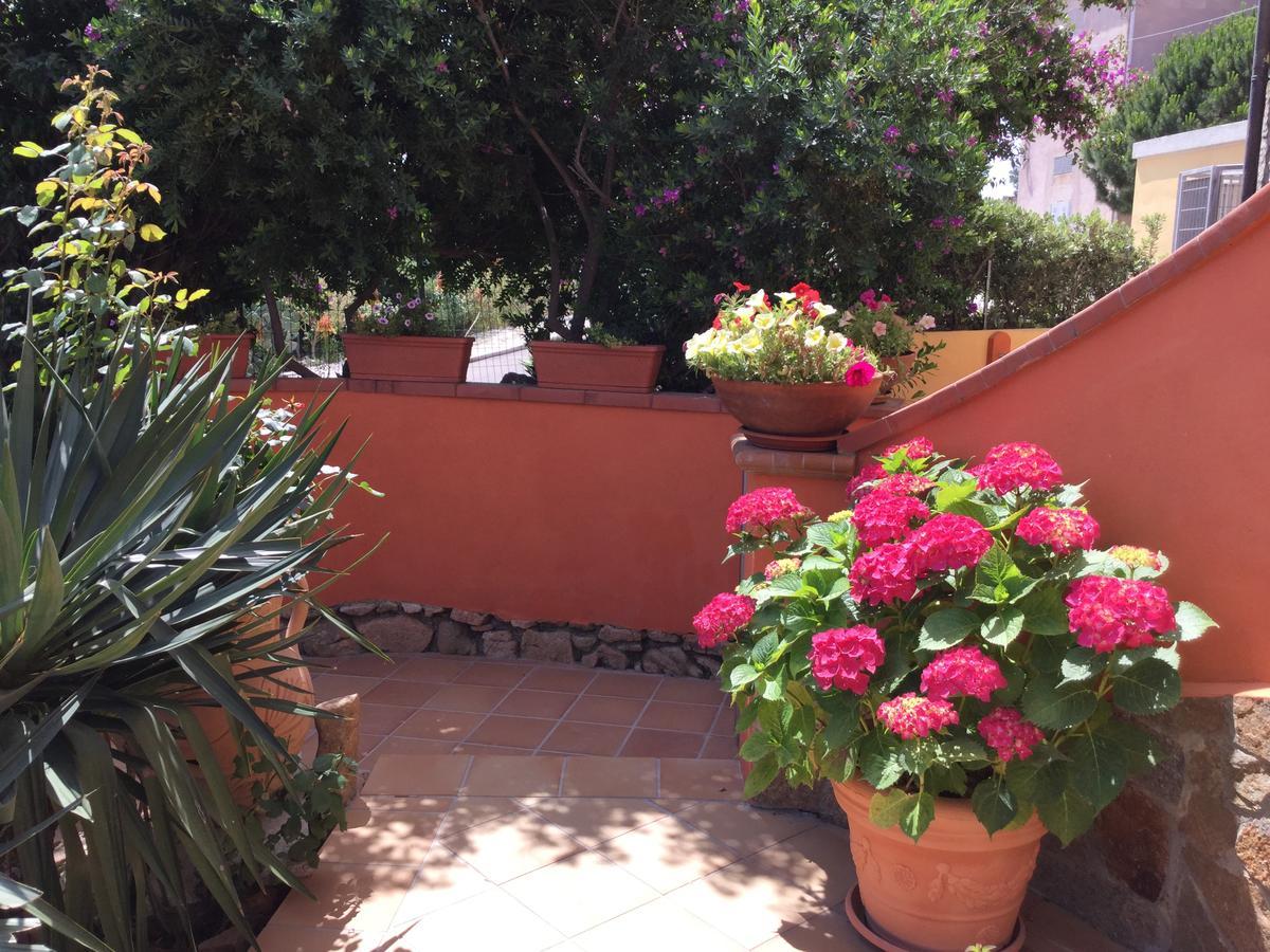 Villa Le Bougainvillea La Maddalena  Exterior foto